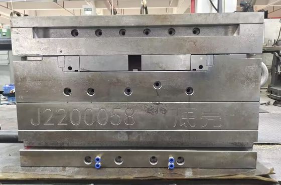 Lo stampaggio ad iniezione di plastica dello stampaggio ad iniezione di precisione del ODM NAK80 S136 dell'OEM muore