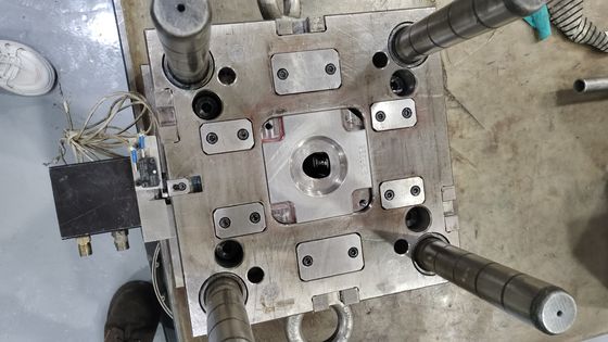 Proe EDM Precision Injection Molding Applicazioni mediche con 500 tempi di vita