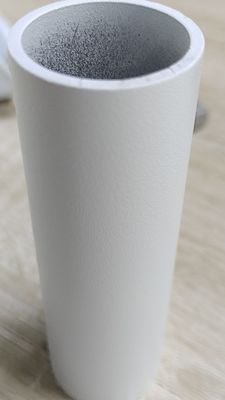 Fabbricazione di pezzi staccati di materie plastiche per l'anodizzazione